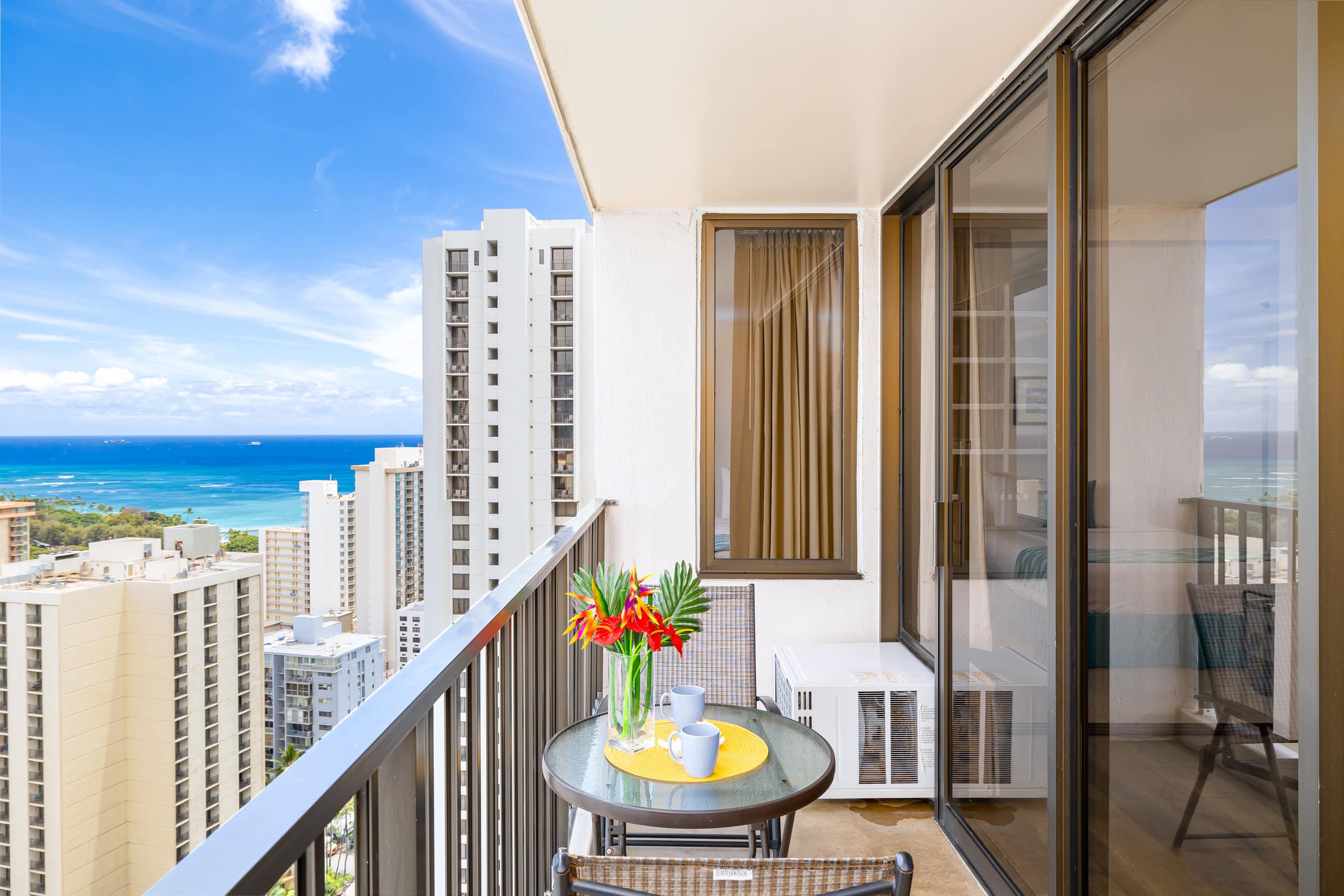 Condo in Honolulu · ★4.79 · 1 bedroom · 3 beds · 1 private bath - Image 16