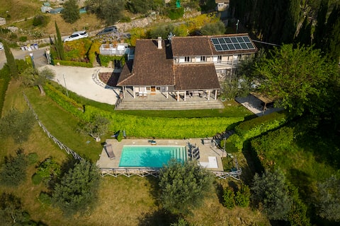 Amazing villa lakeside view