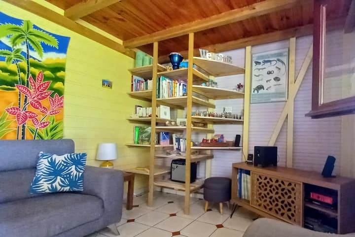 Maison Créole Colorée Avec Vue Sur Mer 2ch /4pers - Martinique