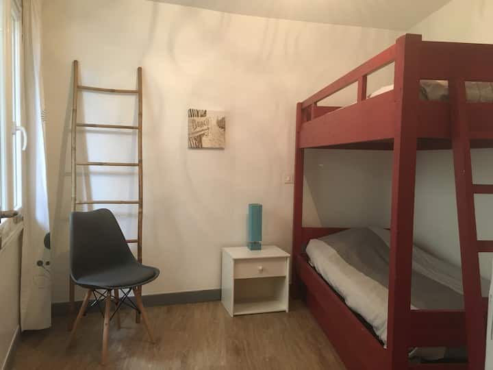 Habitación con dos literas de 90 cm