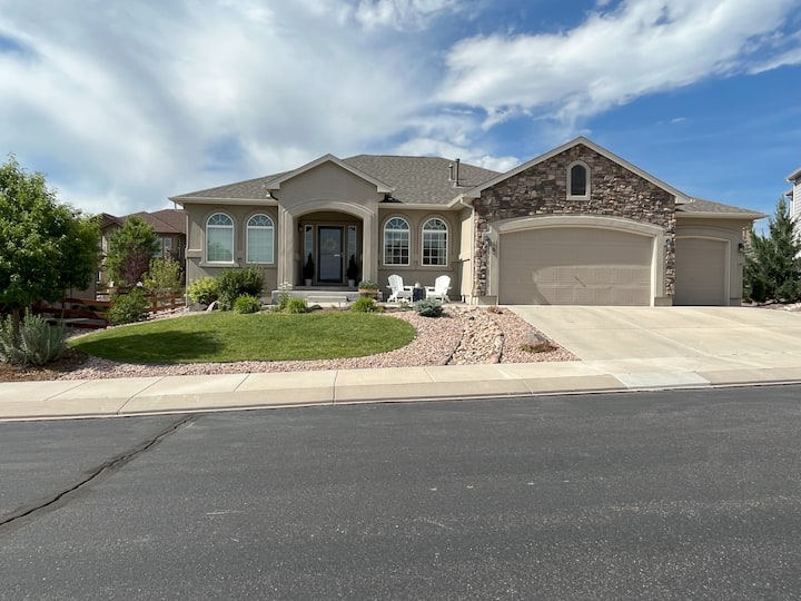 Beautiful Home Close to the Air Force Academy! Houses for Rent in