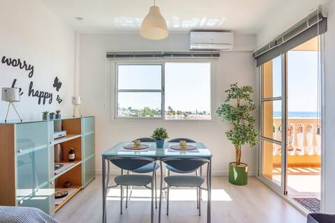 Top performing Airbnb: "El Farito" Ocean Views, Relaxation, and Parking in Mijas
