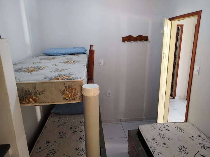 غرفة النوم 2 (سرير فردي + بطابقين)