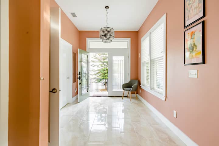 коридор с тоалетна за гости