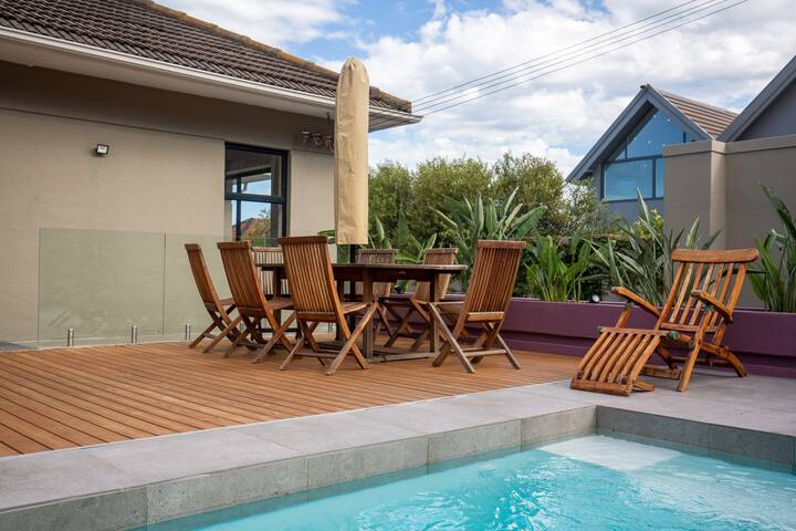 DOUBLE STOREY MODERN 5 BEDROOMS HOUSE IN FRESNAYE gallery image 5