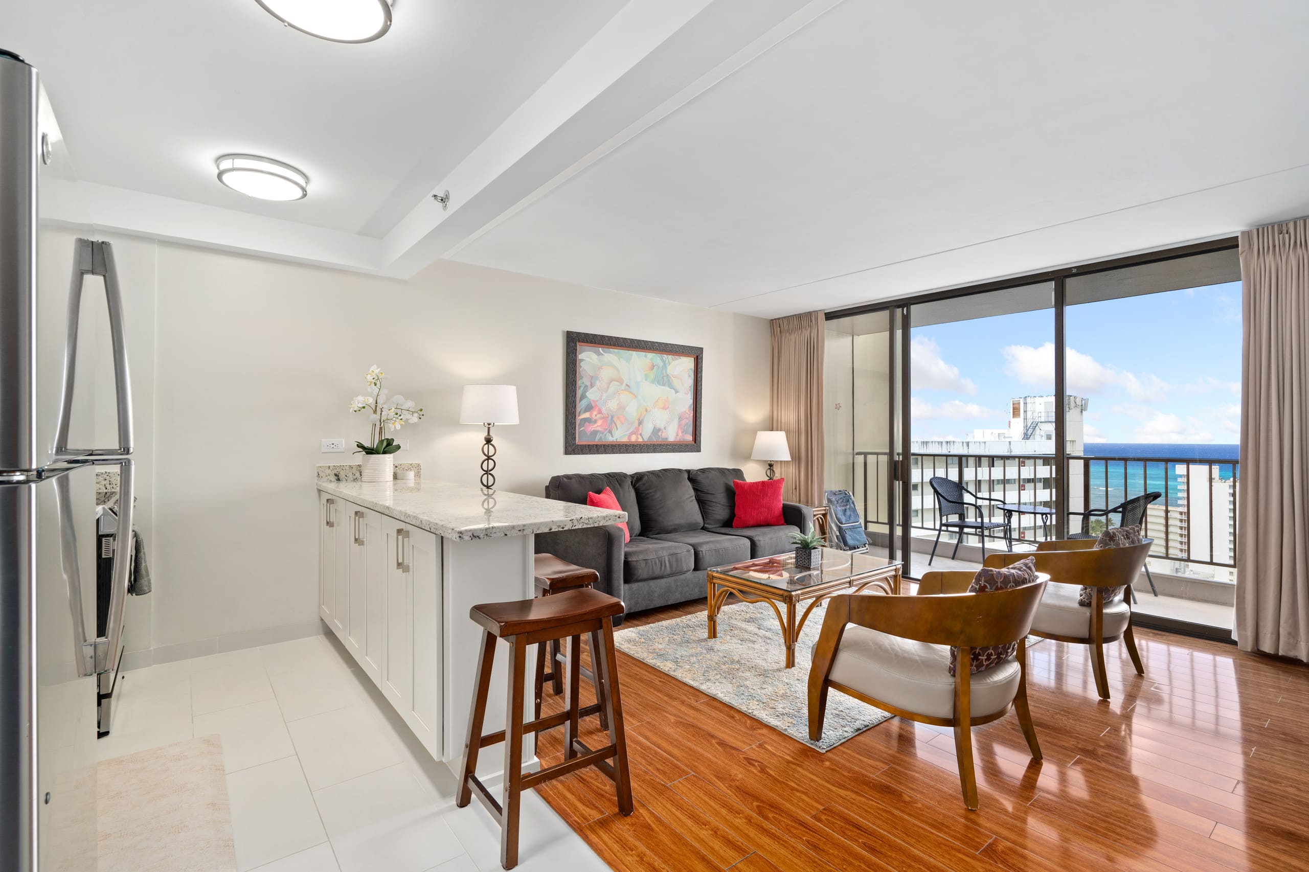 Condo in Honolulu · ★4.93 · 1 bedroom · 3 beds · 1 private bath - Image 2