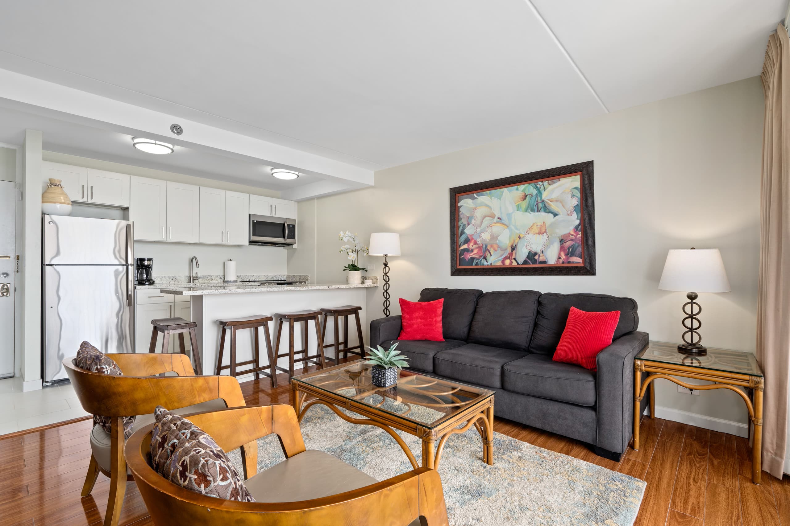 Condo in Honolulu · ★4.93 · 1 bedroom · 3 beds · 1 private bath - Image 4