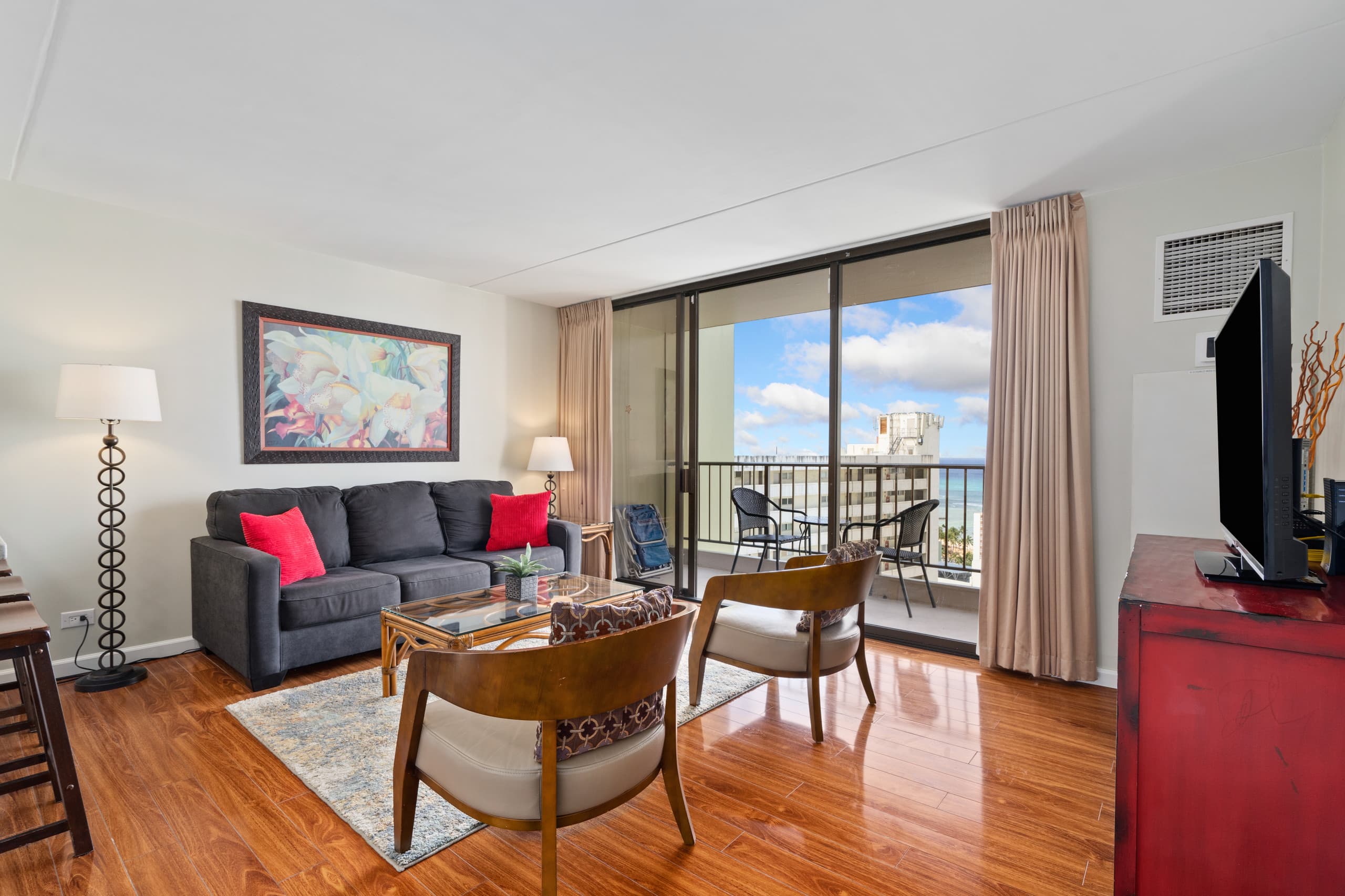 Condo in Honolulu · ★4.93 · 1 bedroom · 3 beds · 1 private bath - Image 1