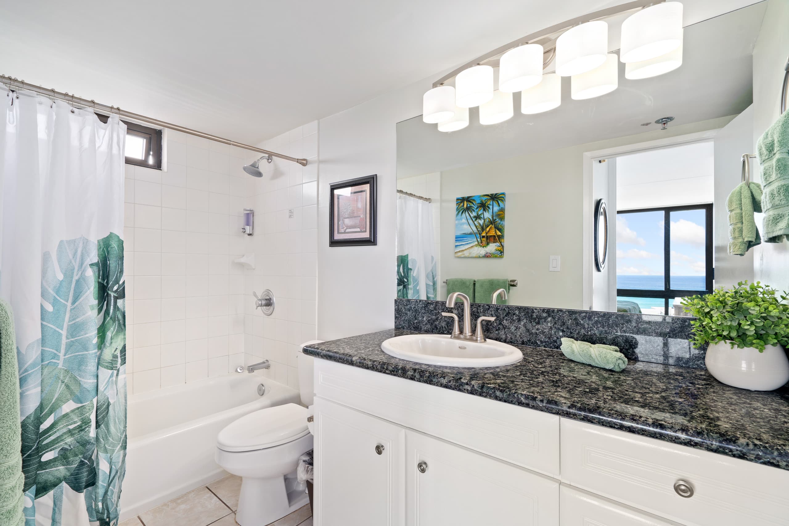 Condo in Honolulu · ★4.93 · 1 bedroom · 3 beds · 1 private bath - Image 15