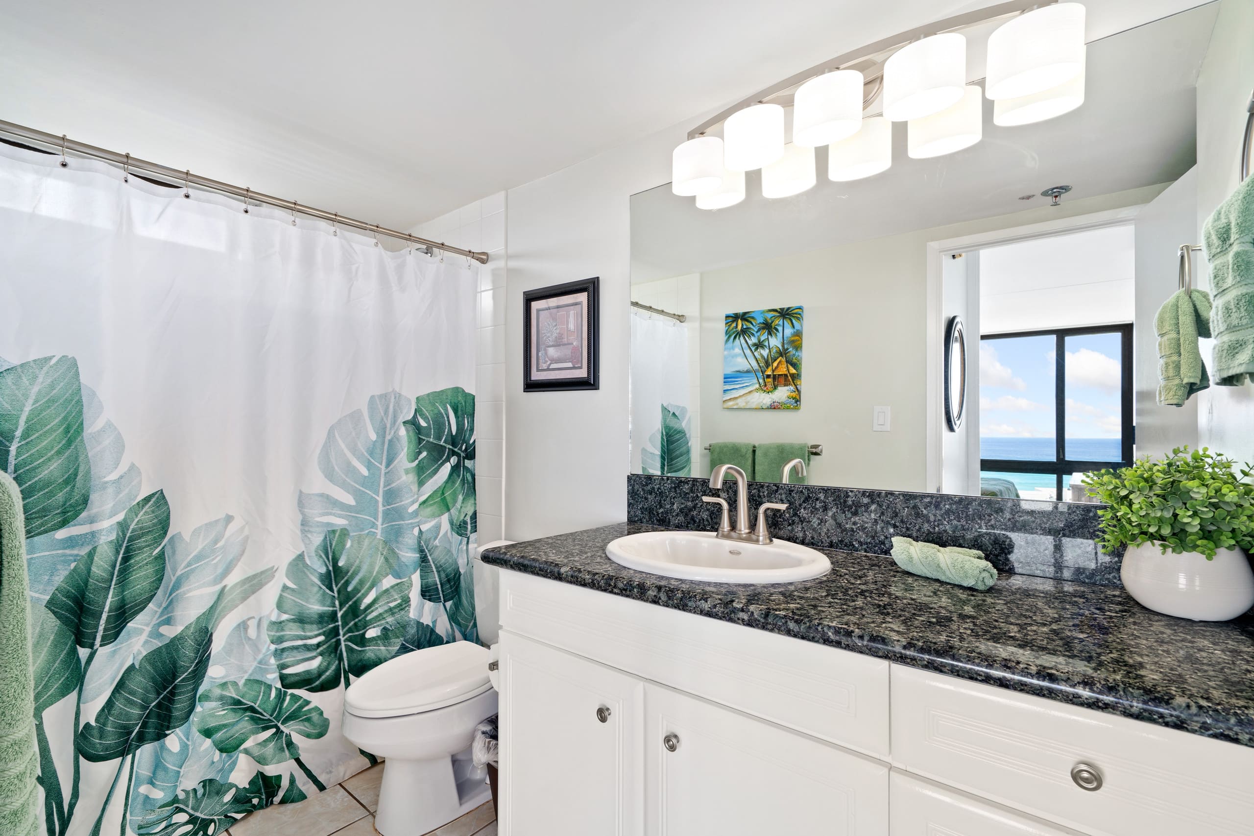 Condo in Honolulu · ★4.93 · 1 bedroom · 3 beds · 1 private bath - Image 14