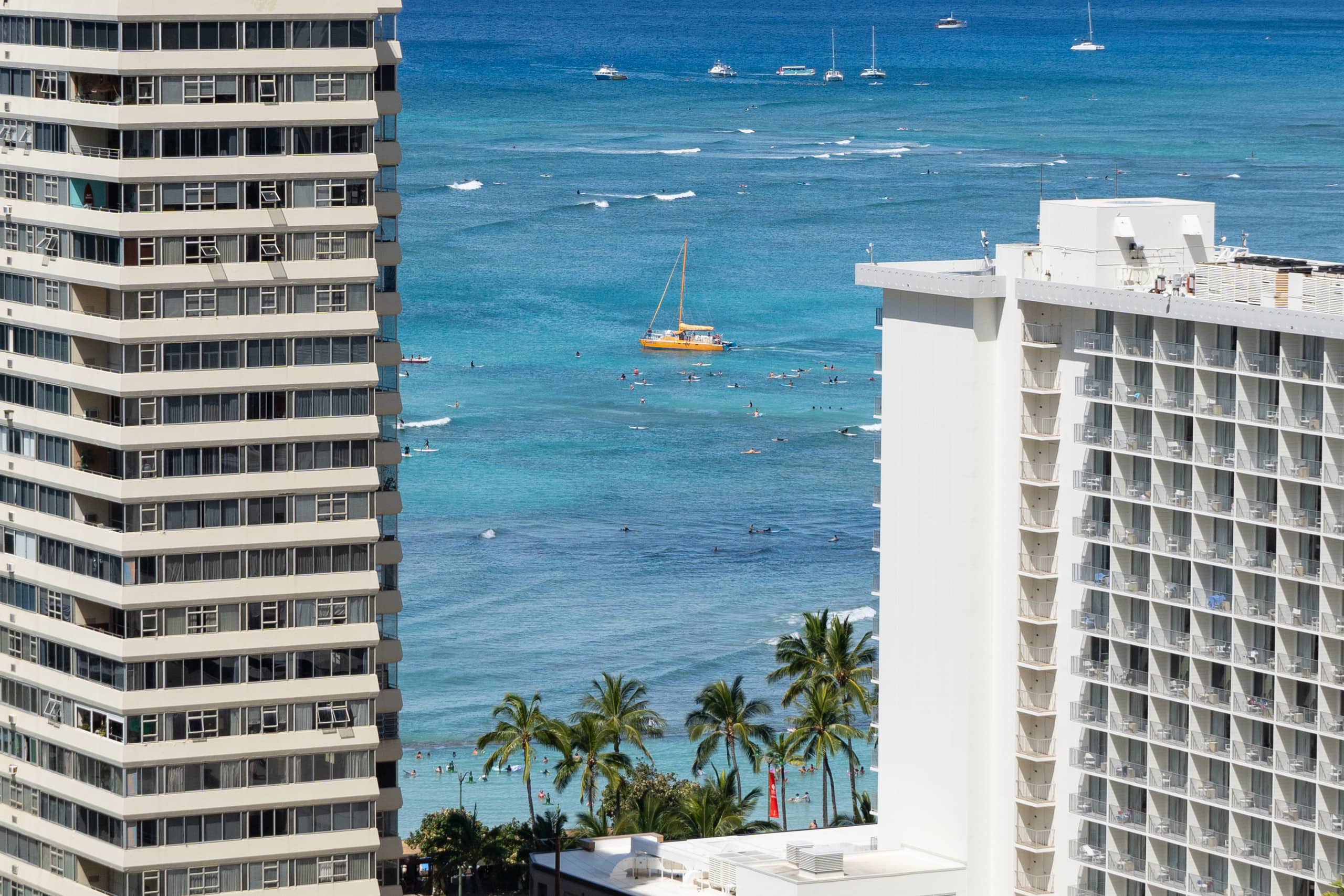 Condo in Honolulu · ★4.93 · 1 bedroom · 3 beds · 1 private bath - Image 18