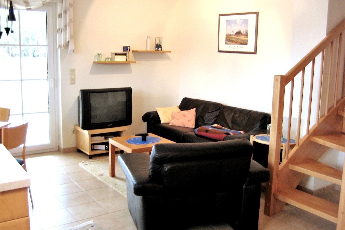 Successful Airbnb property: Usedom apartment "Zwischen den Meeren" with Wi-Fi in Zempin