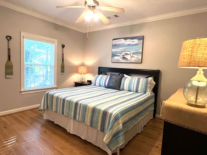 Chumba cha kulala cha King kwenye Ngazi Kuu