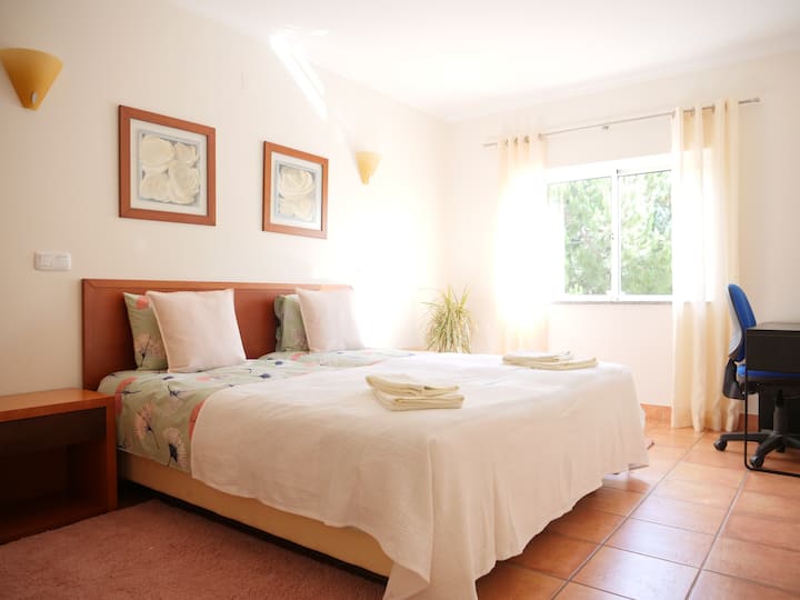 Spálňa N3 (s pracovným stolom)