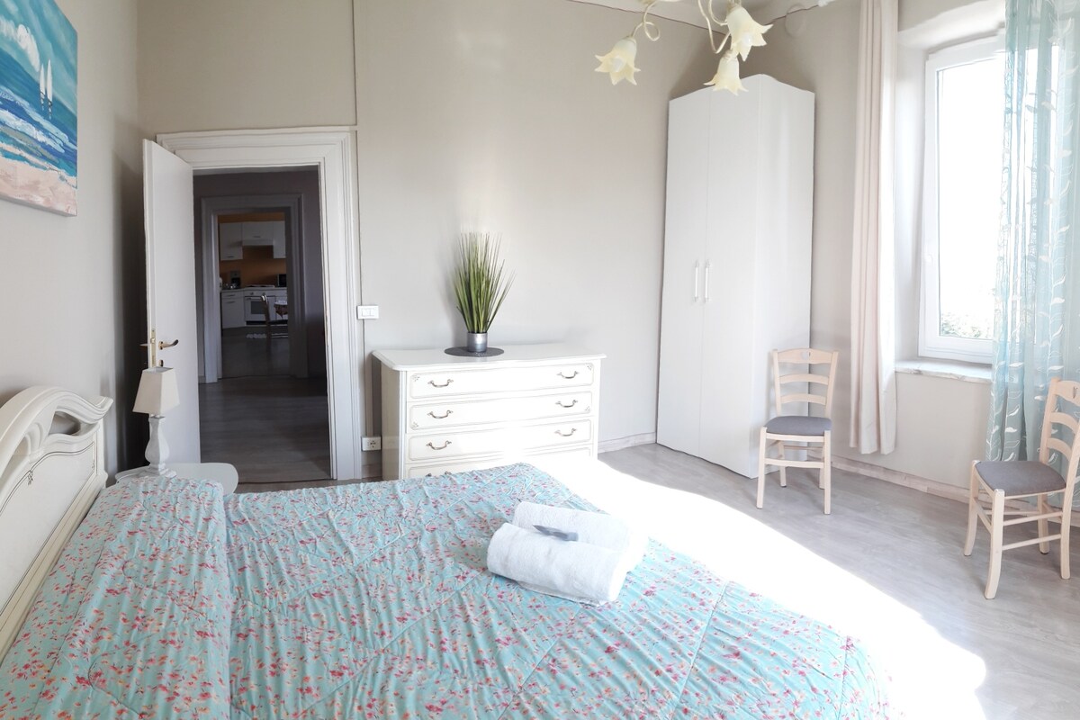 2 habitaciones parciales con vista al lago