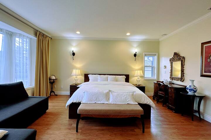 Super Cosy 8Bedroom(10bed)&6Bath -10min DT/Airport gallery image 5