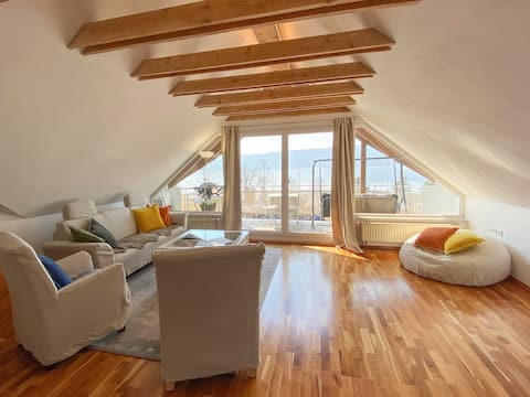 100m to the lake: Dreamlike penthouse