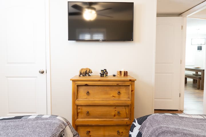 Wi-Fi/roku TV ya kufurahia siku hizo za milima zisizo na uvivu.