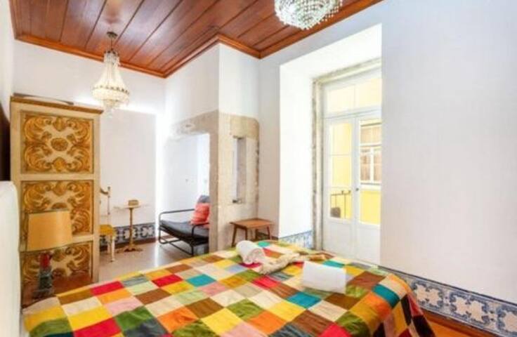 Historic 18th Century Apartment gallery image 4