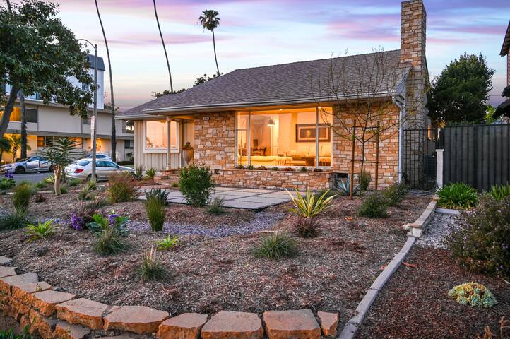 Ocean Front HOME with Amazing views gallery image 5