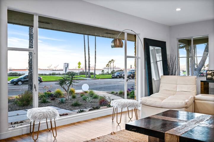 Ocean Front HOME with Amazing views gallery image 3