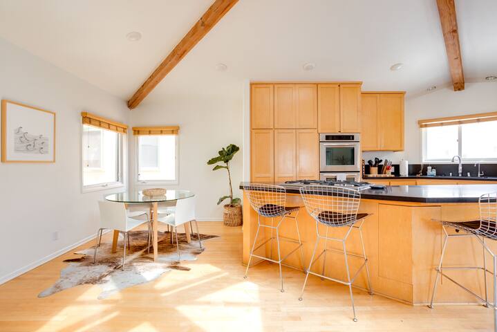 ❤️ Serene 4/3 Venice Canals Getaway w/ FASTEST Wifi gallery image 5