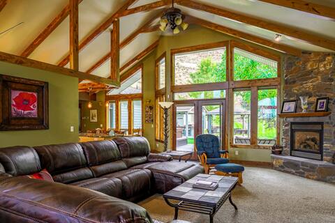 Wunder House - Gorgeous! Sleeps 14 w/ Hot Tub