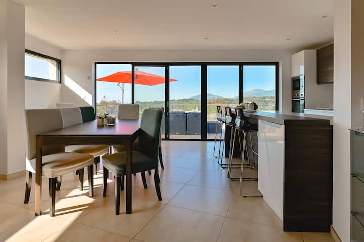Porticcio Villa with Stunning View & Pool