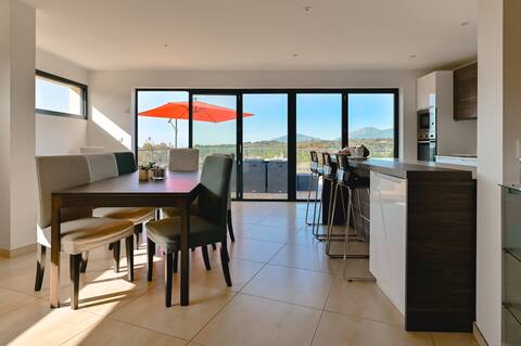 Porticcio Villa with Stunning View & Pool