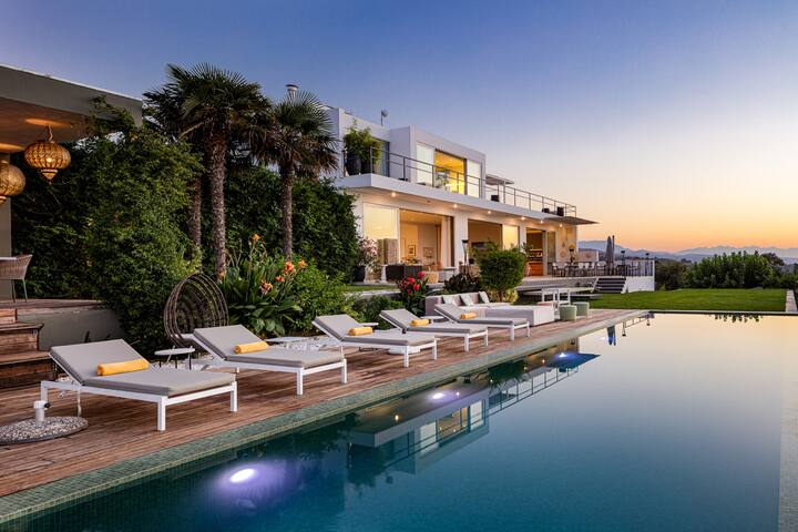 Villa Amnalys: Sea View Resort w/ staff by etouri