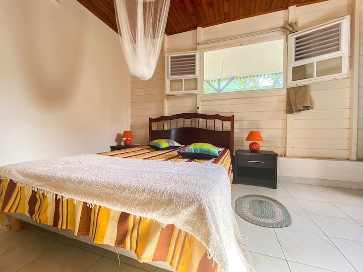 ห้องนอนเปลี่ยนไปตามฤดูกาล (สี การตกแต่ง ฯลฯ)