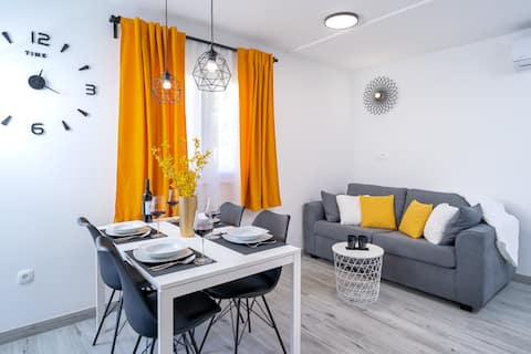 Top performing Airbnb: Brand new and modern apartment Franičević in Općina Jelsa