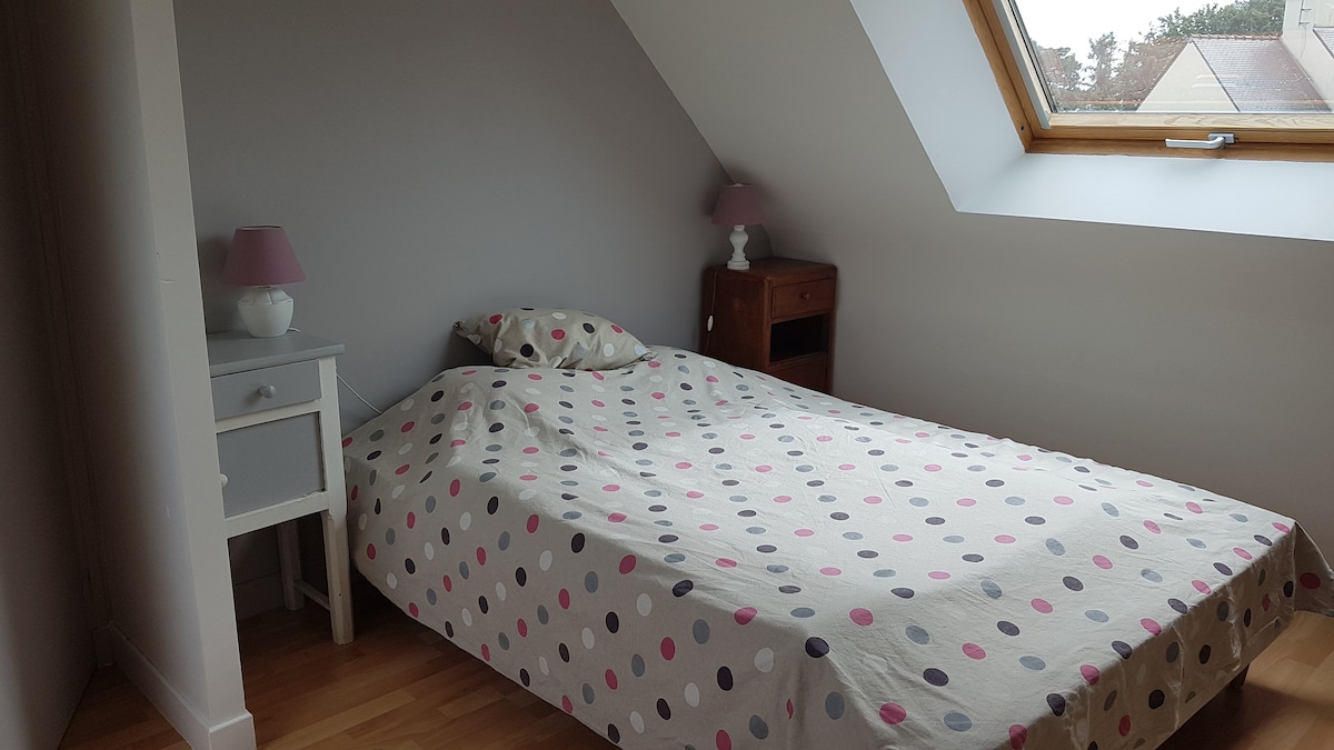 Dhoma e gjumit 3, krevat dopio 140 i gjerë