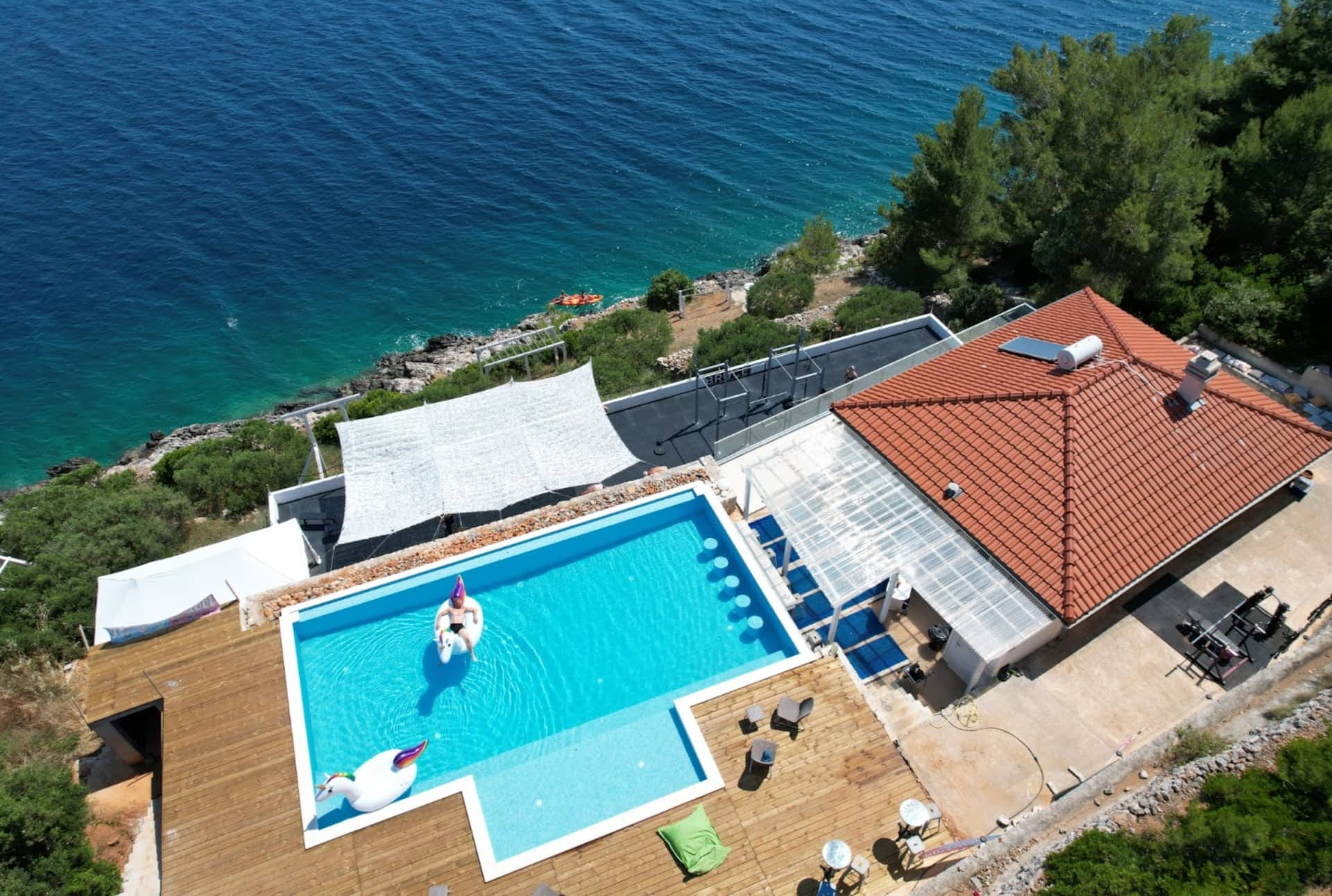 Lost Villa Hvar, seafront, infinity pool & gym