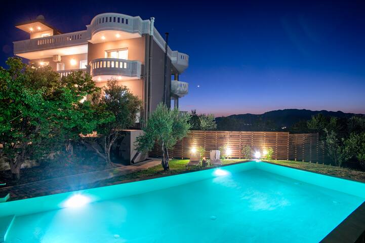 Private pool★BBQ area ★ Sea View gallery image 5