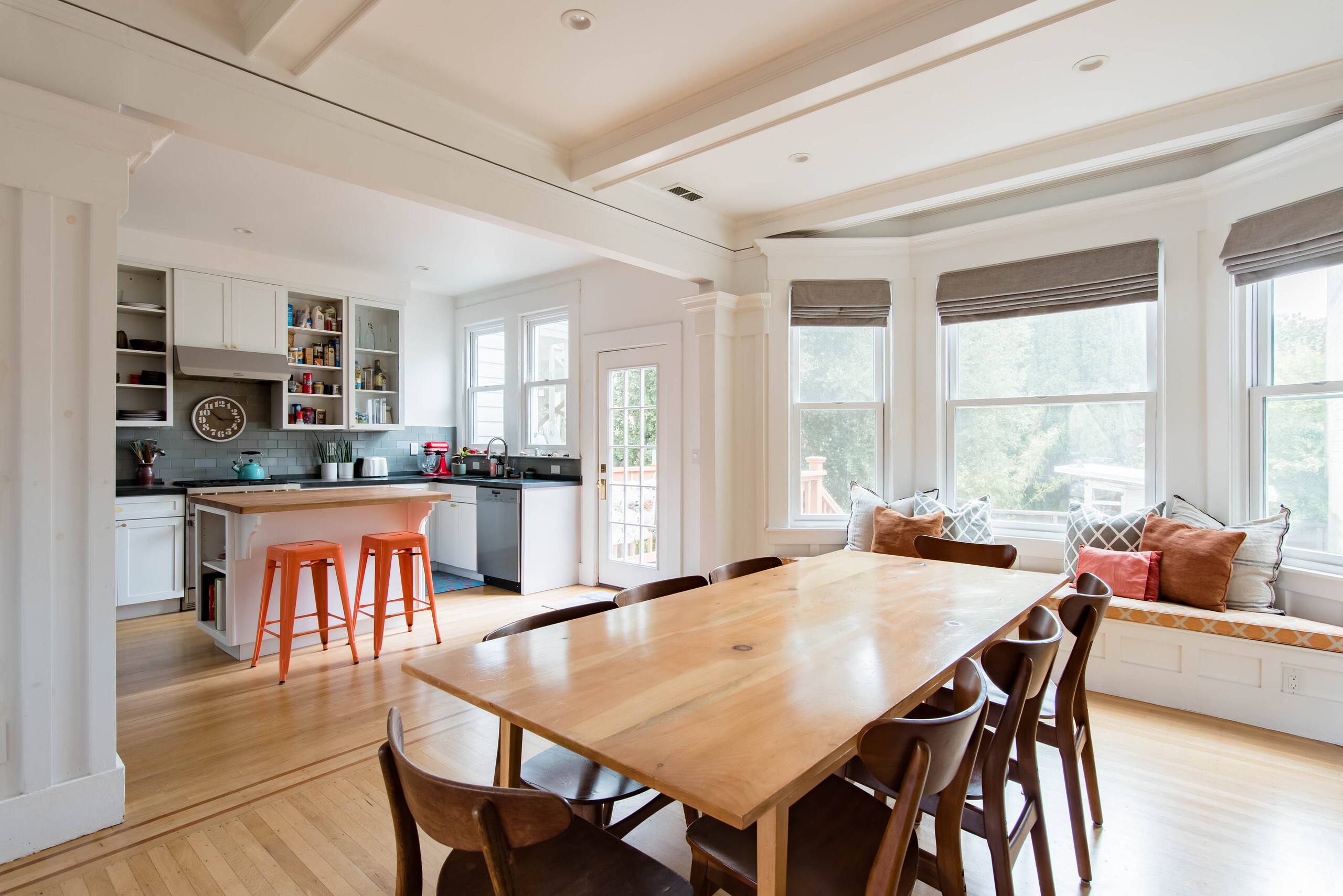Home in San Francisco · ★4.92 · 4 bedrooms · 5 beds · 2.5 baths - Image 9