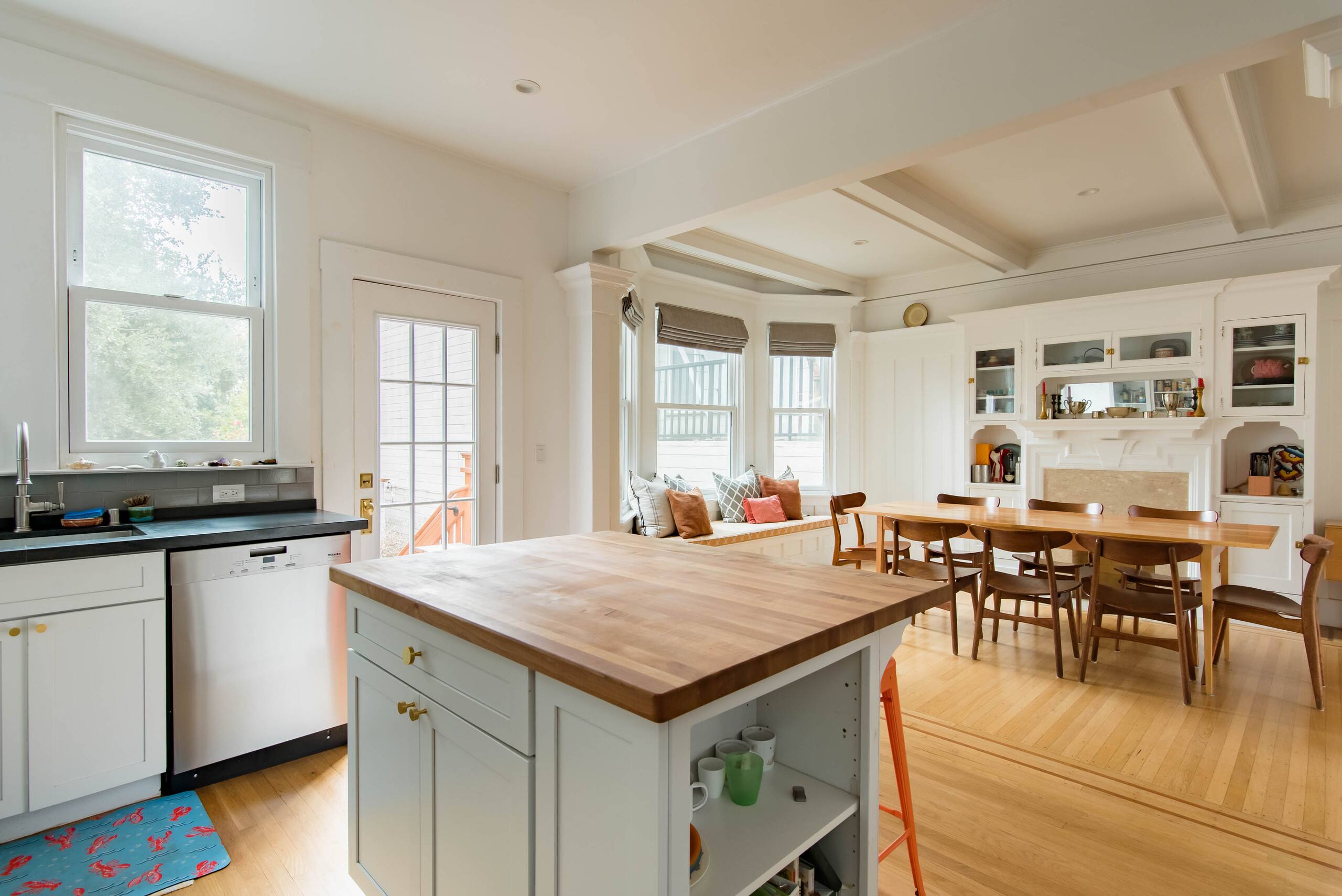Home in San Francisco · ★4.92 · 4 bedrooms · 5 beds · 2.5 baths - Image 6