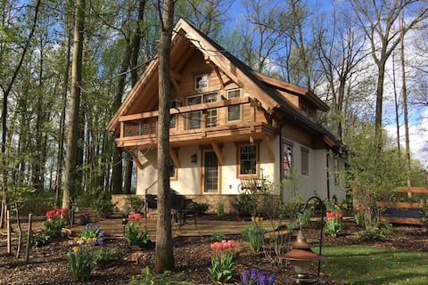 Trailside Chalet (A storybook chalet with hot tub)