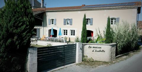 Casa Charente grande, tranquila, grupo ideal
