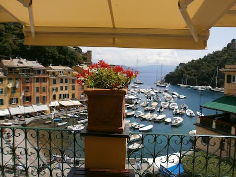 Piazzetta Portofino Apartment (010044-LT-0030)