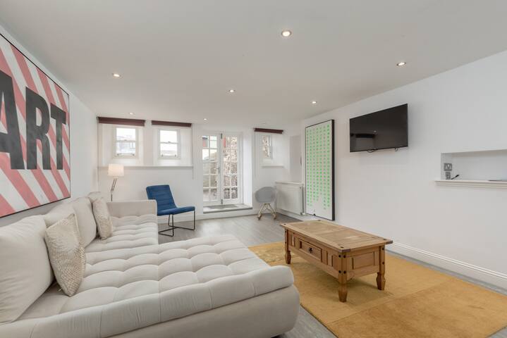 York Place City Centre 3 bedroom Duplex Apartment gallery image 3