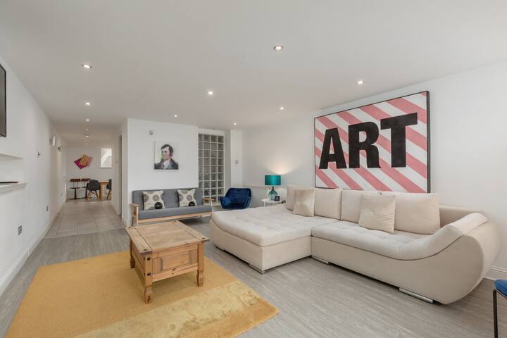 York Place City Centre 3 bedroom Duplex Apartment gallery image 2