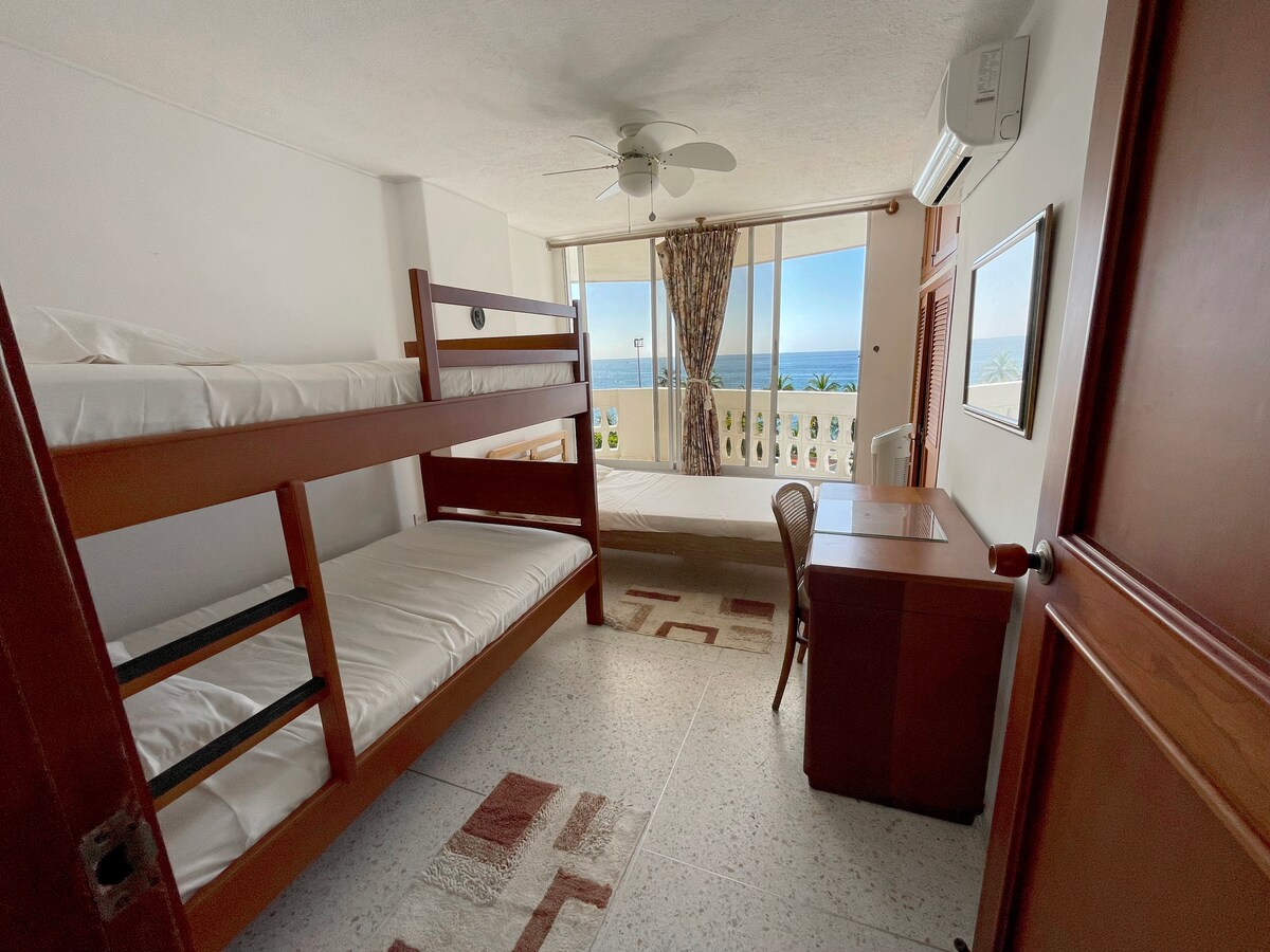 ห้องนอนวิวทะเลพร้อมทางเข้าระเบียง/ห้องที่มีระเบียง