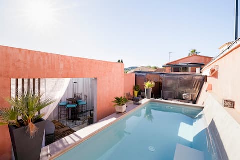 *Atypical* Jacuzzi pool, near Cassis!