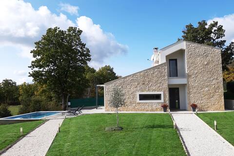 Vila Paris