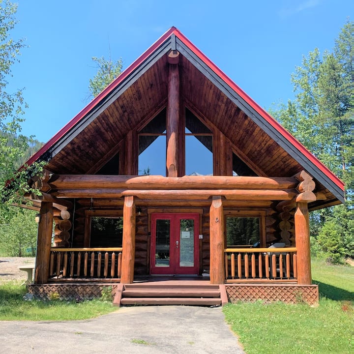 Top 5 PetFriendly Hotels In Lake Louise, Canada Updated Trip101