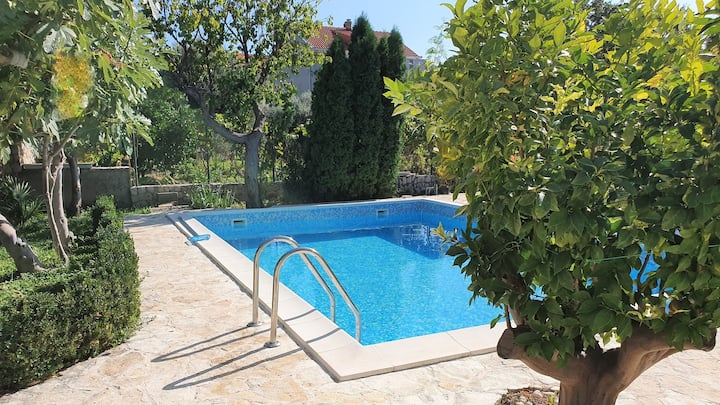Magic Apartment, Shared Pool, Ac, Free Parking - Mlini