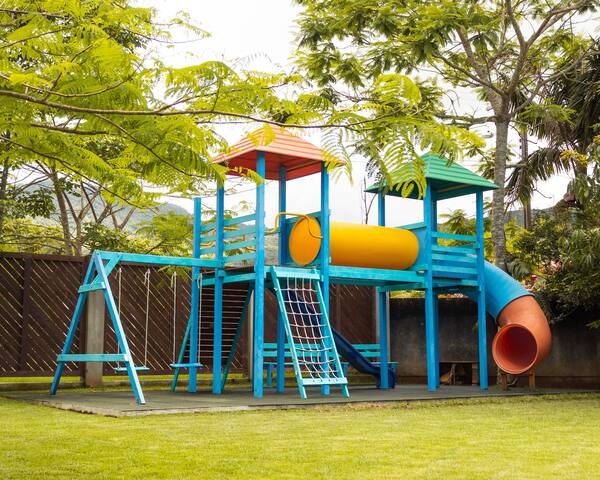 Entire home with 4 bedrooms in Itapema - 4 Quartos com Piscina - Chácara Iporanga