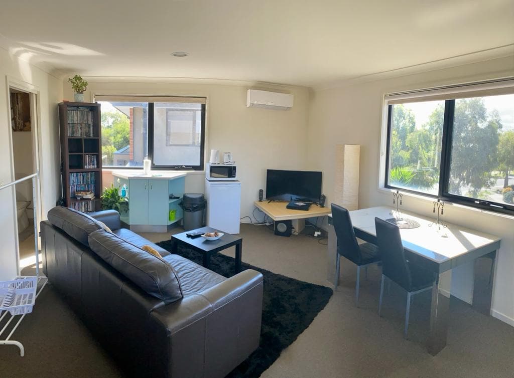 Top Airbnb: Entire Studio with private entrance in Point Cook