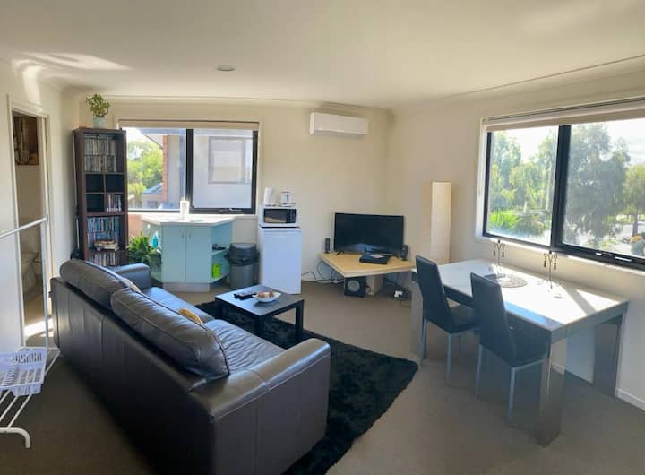 אזור טרקלין/מטבחון ופינת אוכל